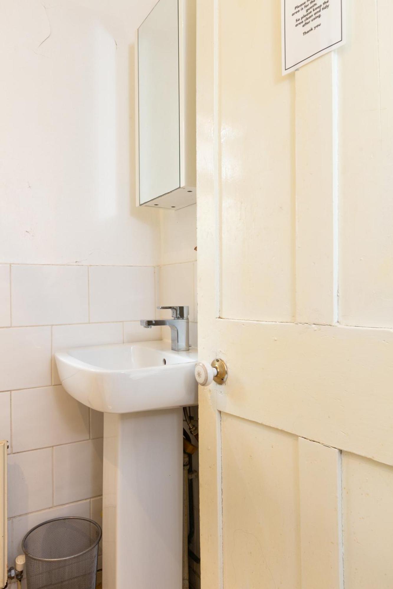 Comfy Private Room Near Mcr Centre แมนเชสเตอร์ ภายนอก รูปภาพ