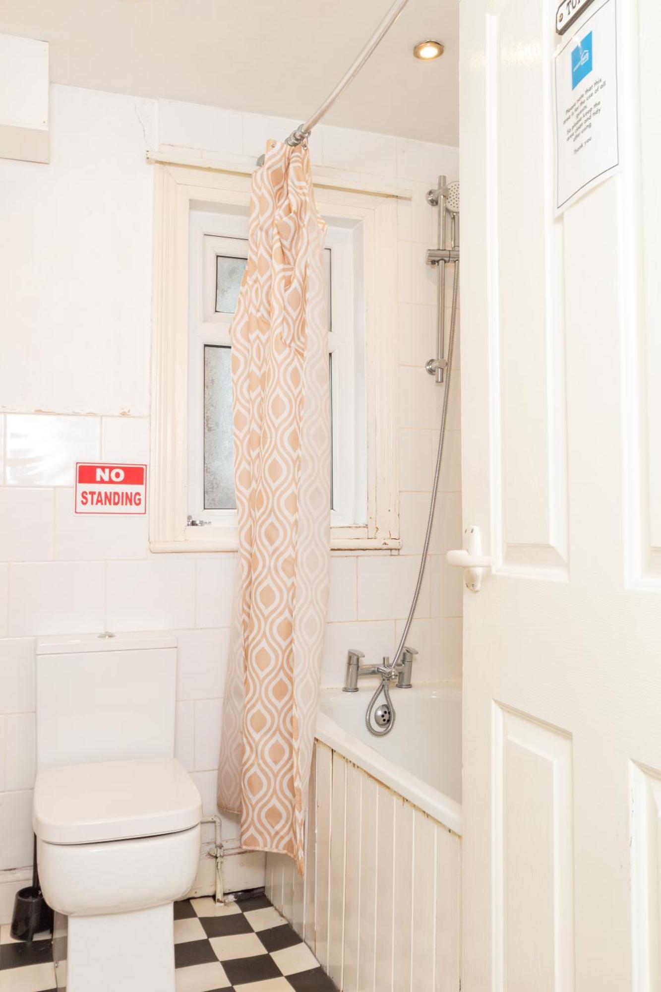 Comfy Private Room Near Mcr Centre แมนเชสเตอร์ ภายนอก รูปภาพ